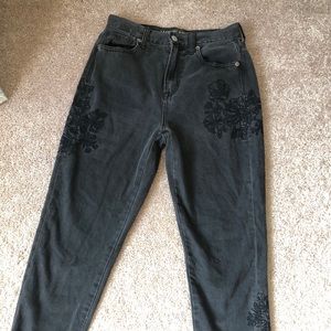 American eagle embroidered black mom jeans